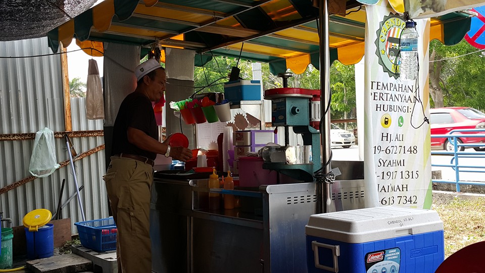 Siapa Sangka Lelaki Tua Ini Menjual Cendol Tetapi Bergaji 