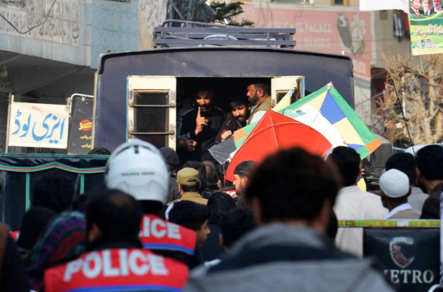 Pesta layang-layang Pakistan memerlukan kawalan polis 