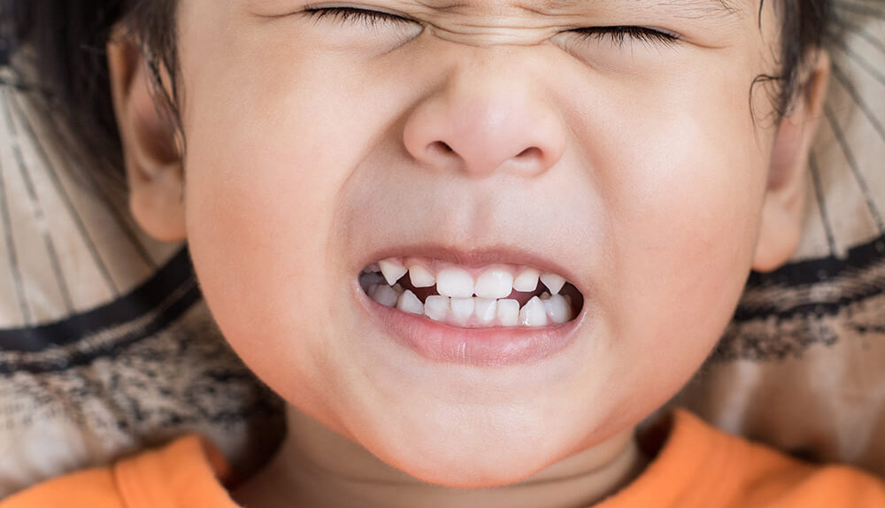 tabiat anak menggesel gigi adalah normal